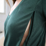 Still-T-Shirt mit V-Ausschnitt, waldgrün